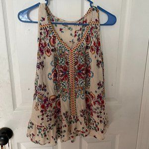 Bila sleeves top. Floral. Size M. Like New